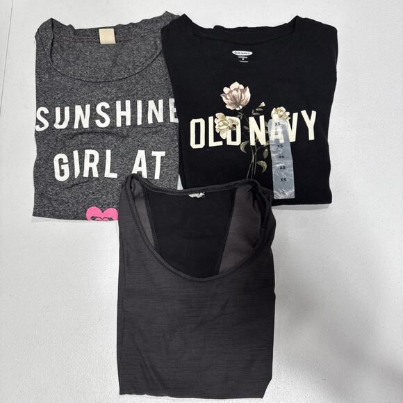 Lot of 3 Old Navy Roxy T-Shirt Womens XS Short Sleeve Graphic Tee Black Gray - Picture 1 of 10